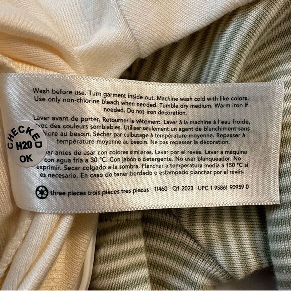 New- Carter’s 3 Piece Green Striped 100% Cotton Layette Set Size 9 Months - Picture 6 of 8